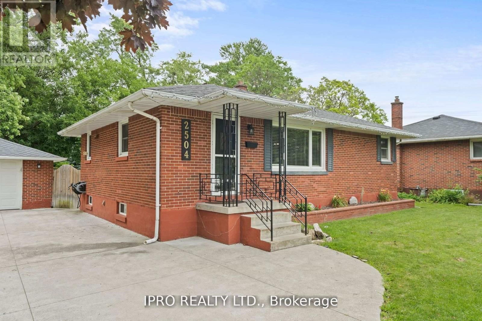 2504 ASKIN AVENUE Image 2