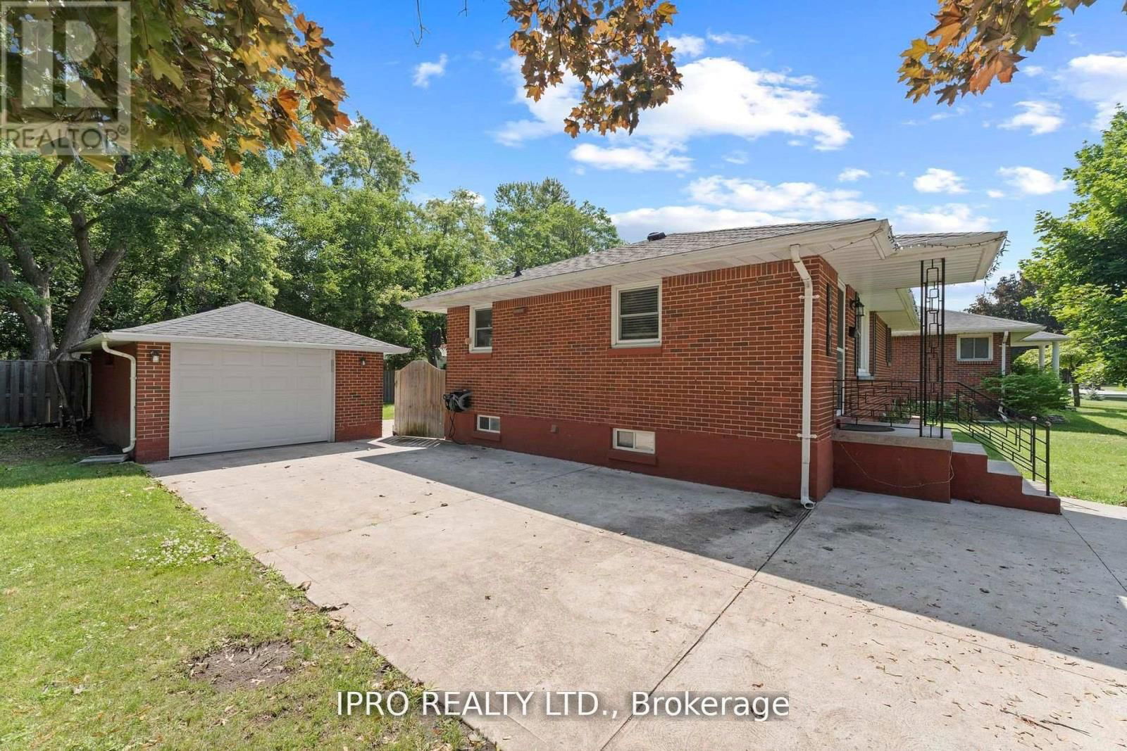 2504 ASKIN AVENUE Image 3