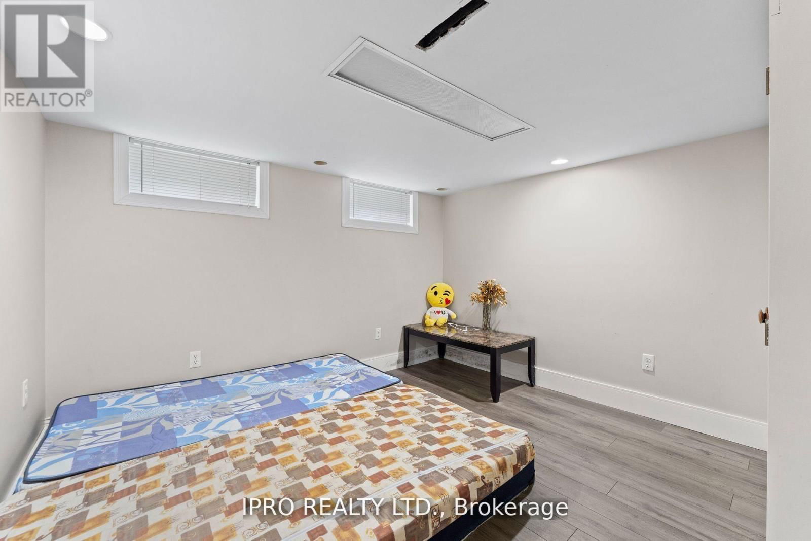 2504 ASKIN AVENUE Image 32