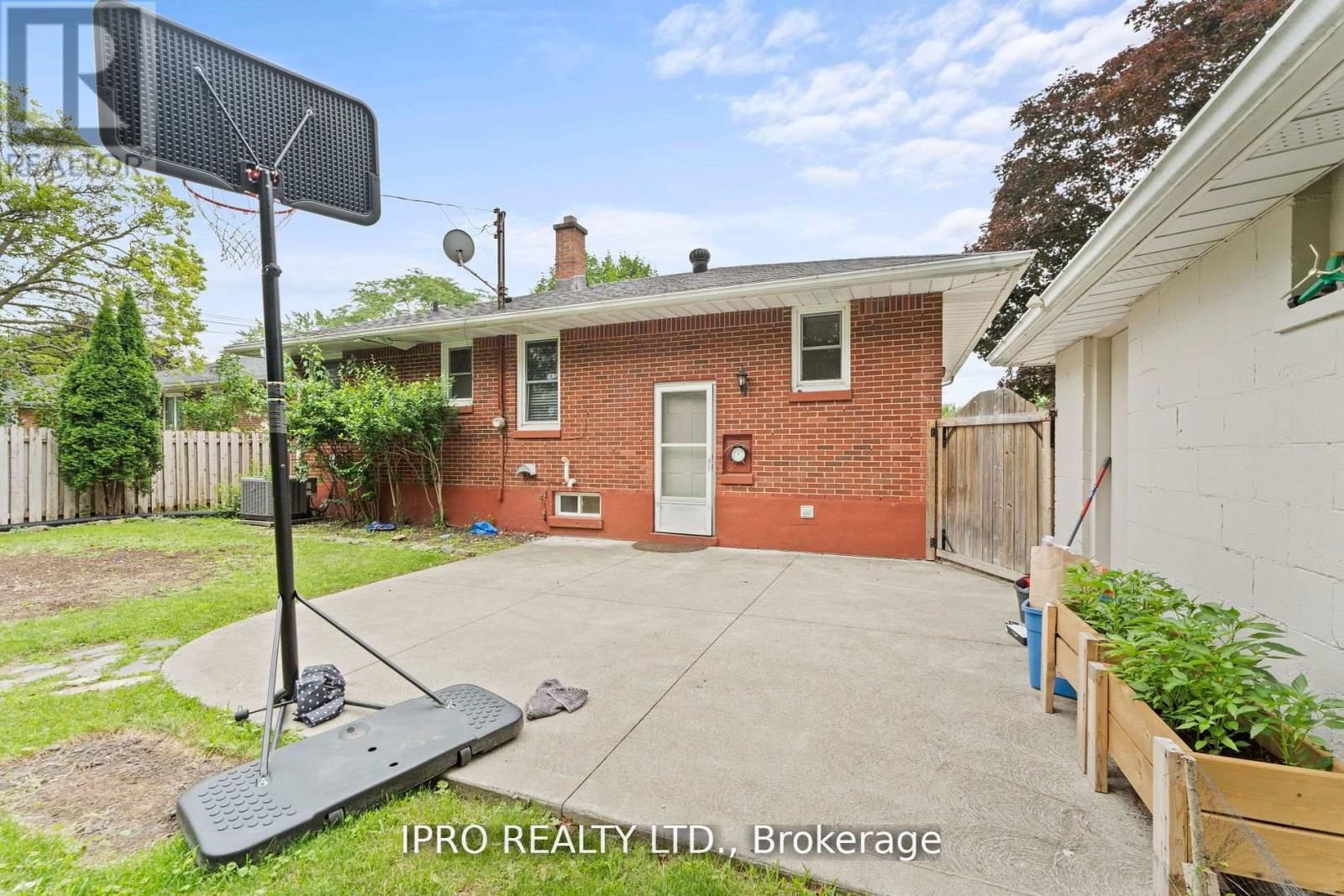 2504 ASKIN AVENUE Image 36
