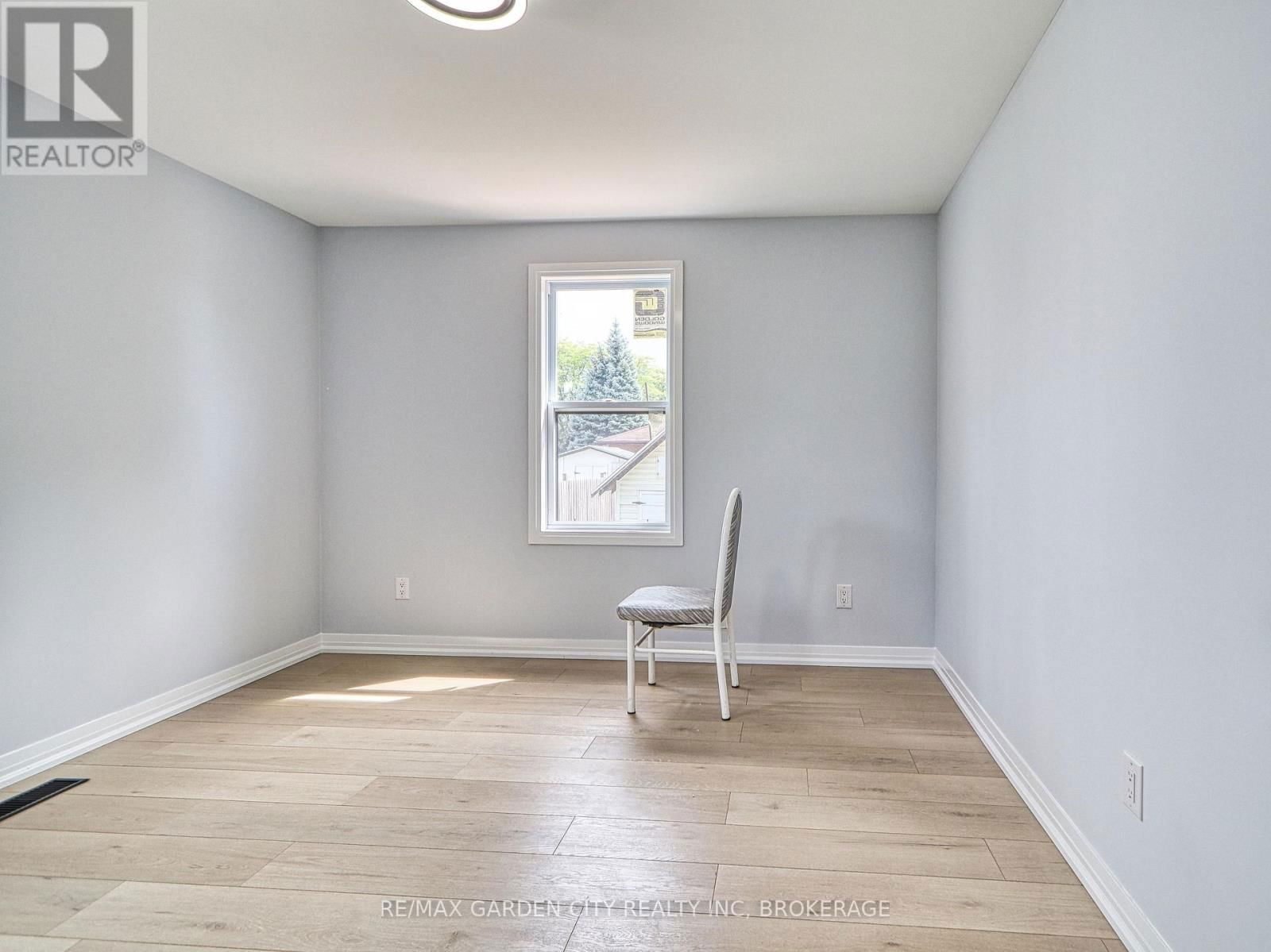 main - 6994 MARGARET STREET Image 14