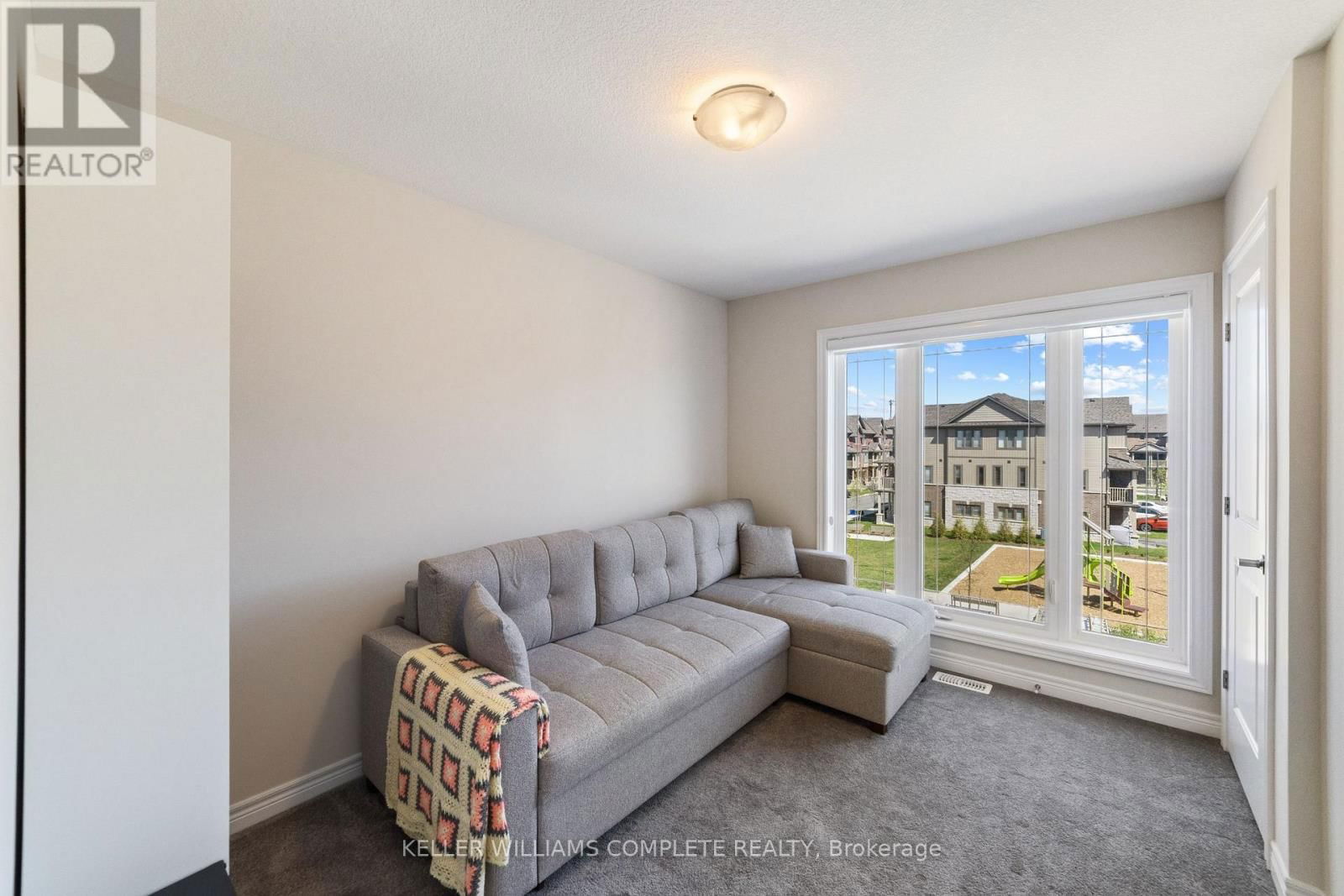 62 - 19 PICARDY DRIVE Image 17