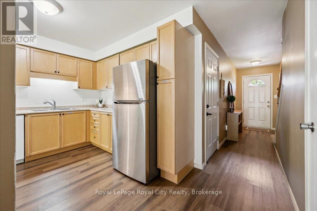 69 ROEHAMPTON CRESCENT Image 13