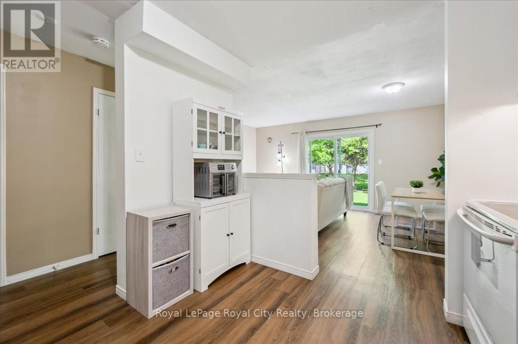 69 ROEHAMPTON CRESCENT Image 16