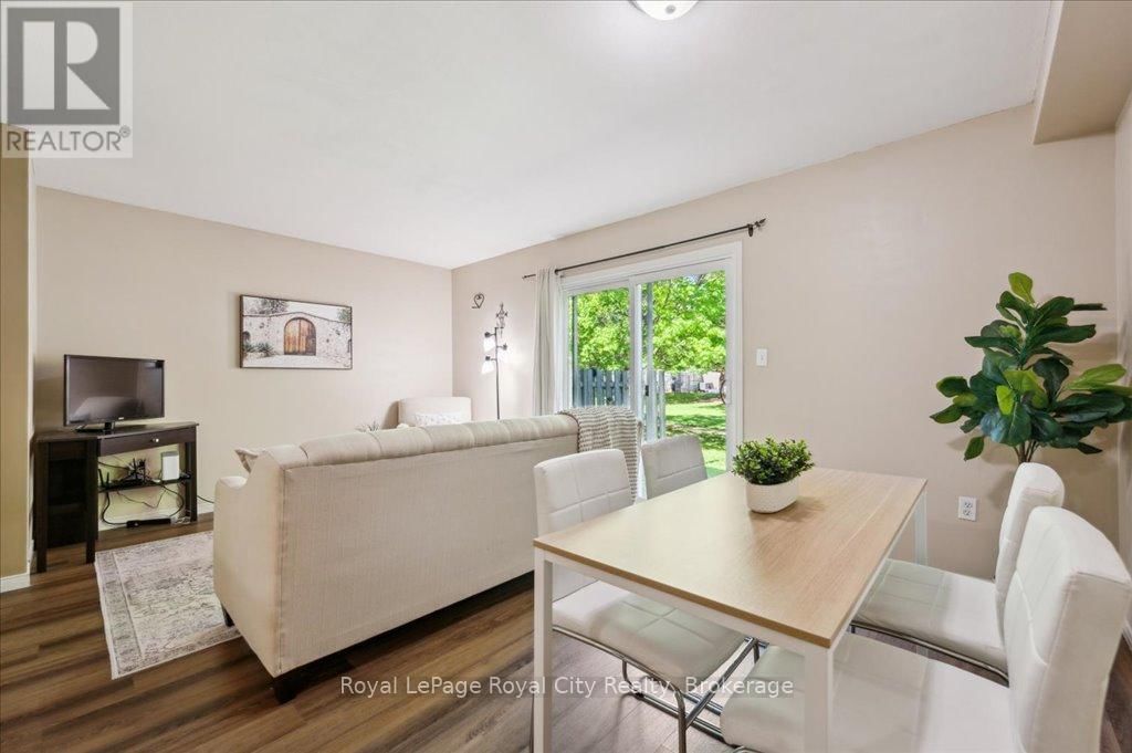 69 ROEHAMPTON CRESCENT Image 21