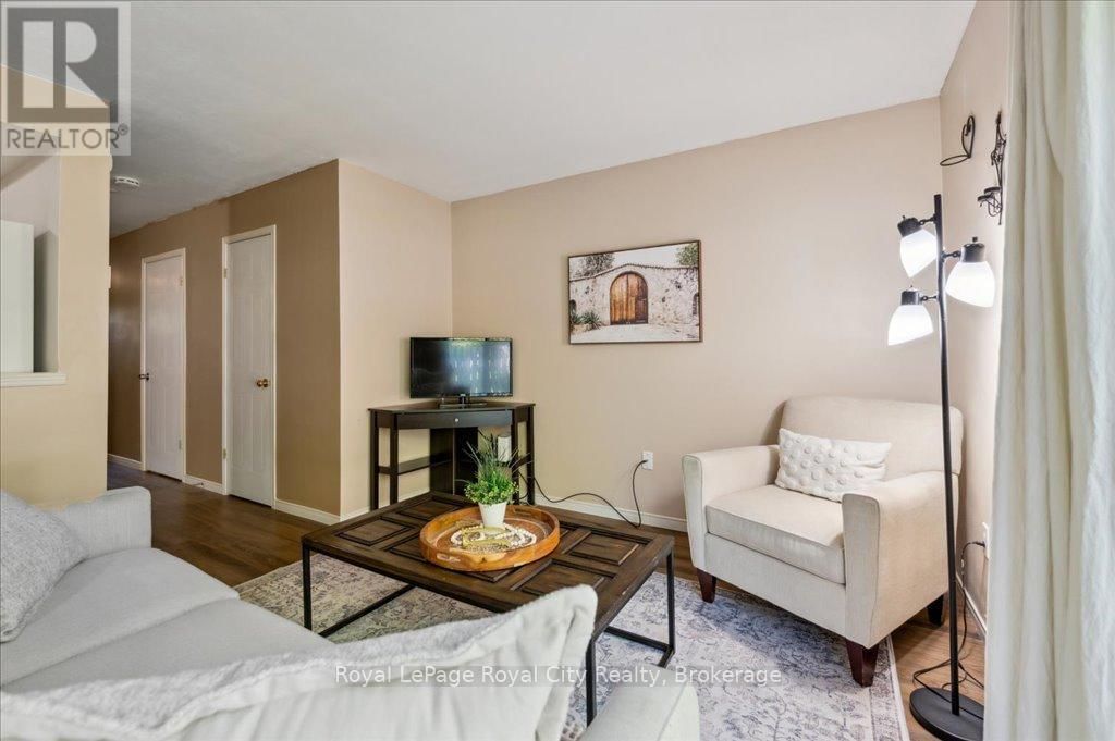 69 ROEHAMPTON CRESCENT Image 23