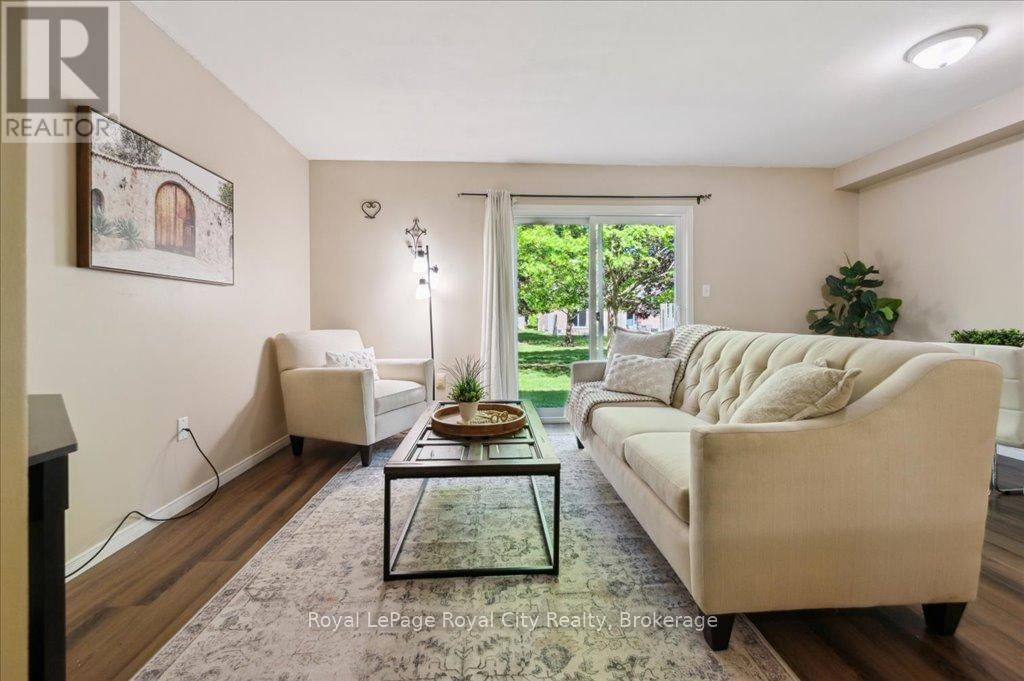 69 ROEHAMPTON CRESCENT Image 24