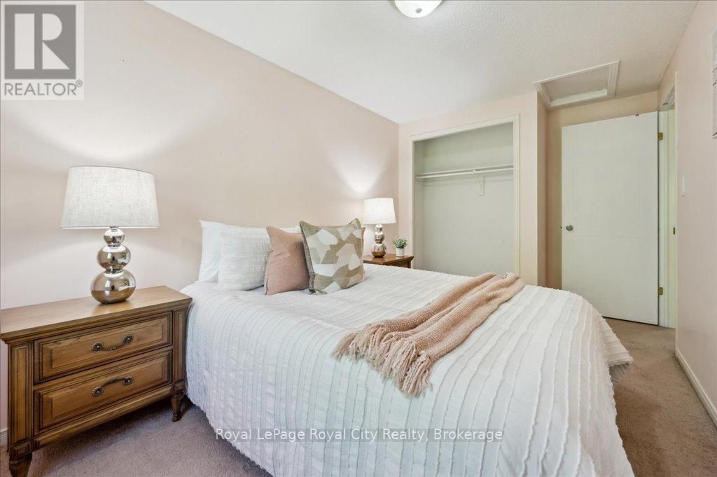 69 ROEHAMPTON CRESCENT Image 28