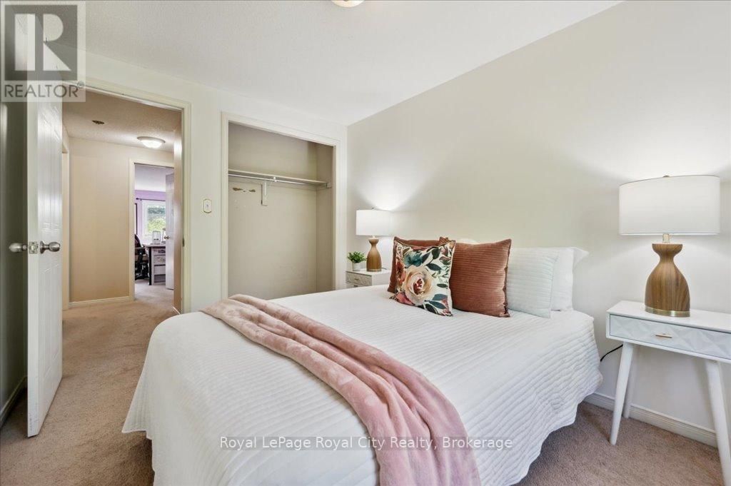 69 ROEHAMPTON CRESCENT Image 30