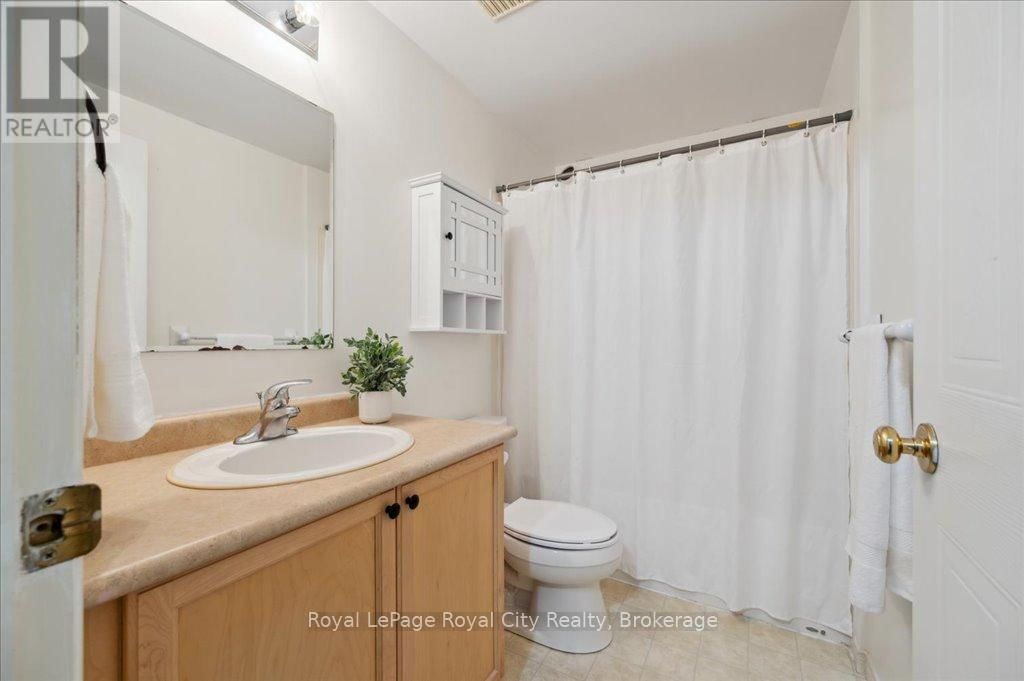 69 ROEHAMPTON CRESCENT Image 34