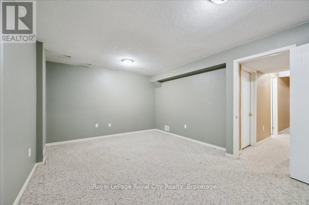 69 ROEHAMPTON CRESCENT Image 36