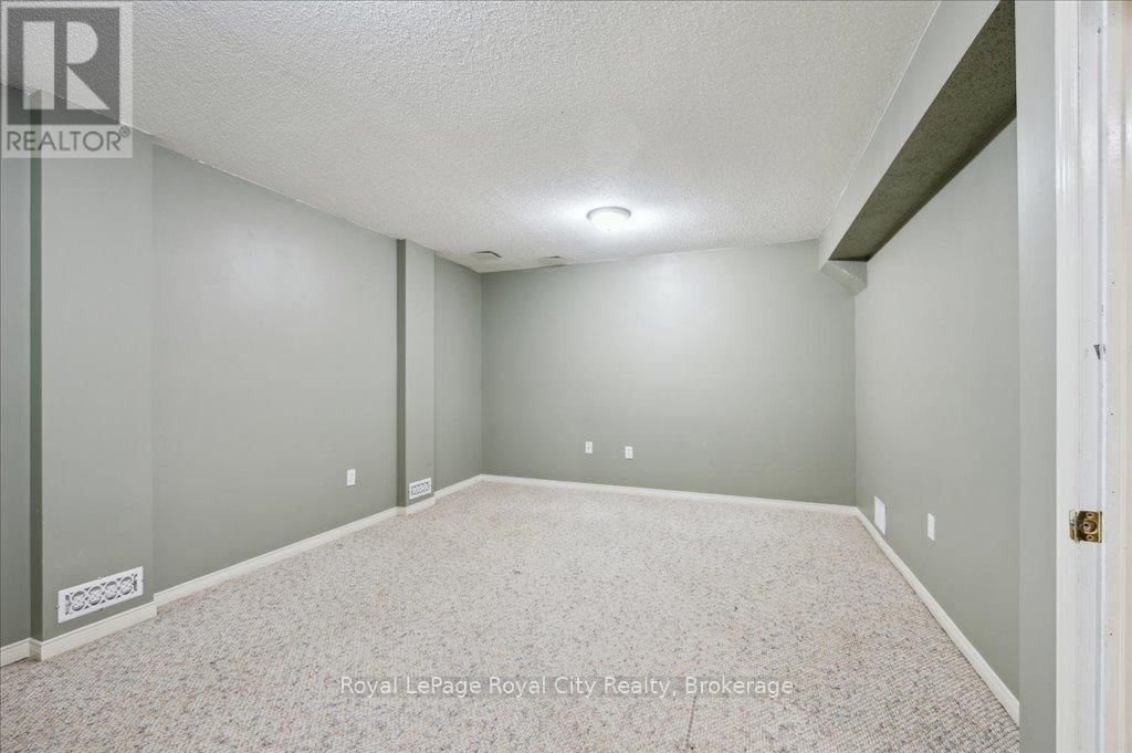 69 ROEHAMPTON CRESCENT Image 37