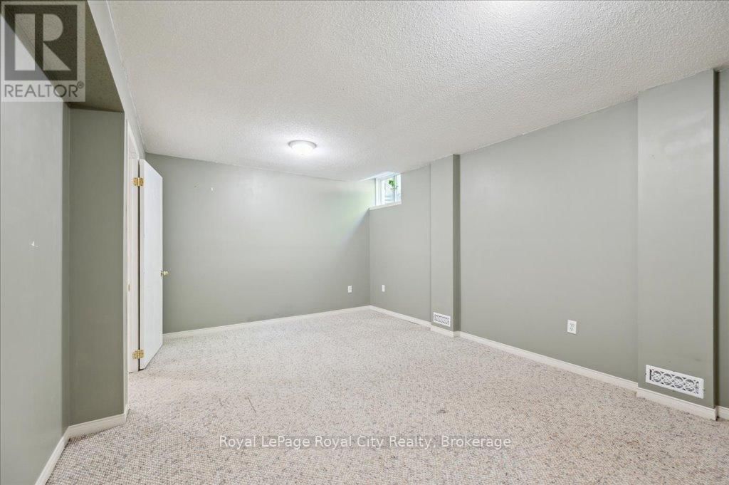 69 ROEHAMPTON CRESCENT Image 38