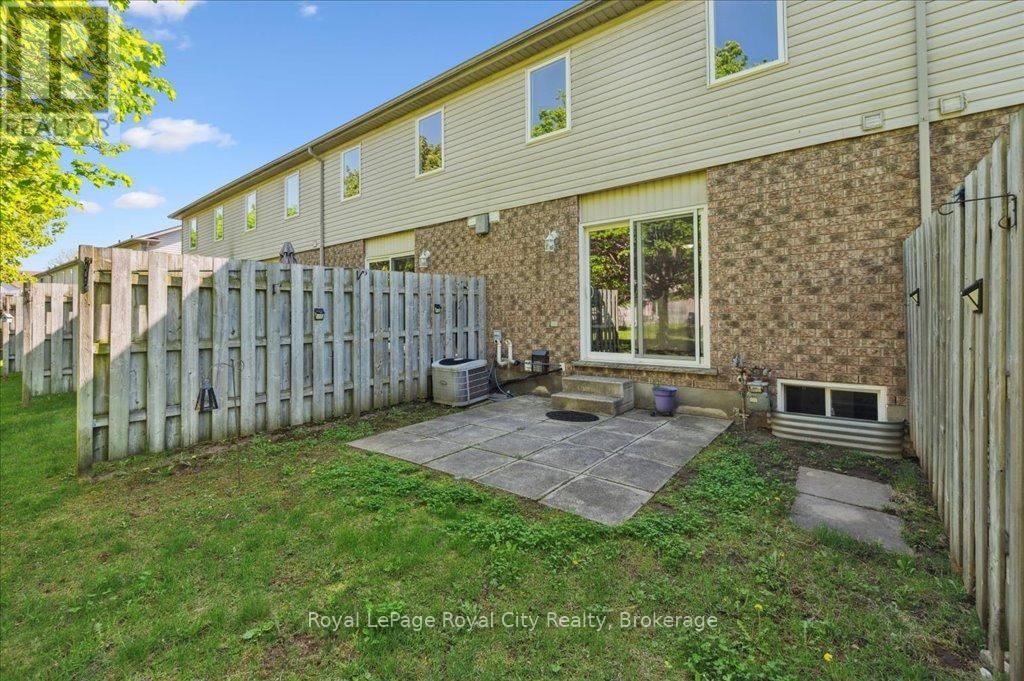 69 ROEHAMPTON CRESCENT Image 40