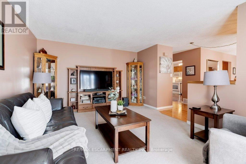 302 HIGHRIDGE AVENUE Image 12
