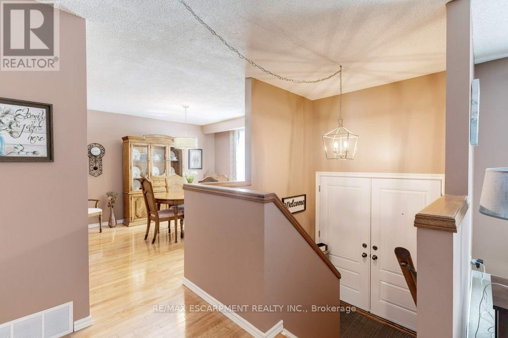 302 HIGHRIDGE AVENUE Image 13