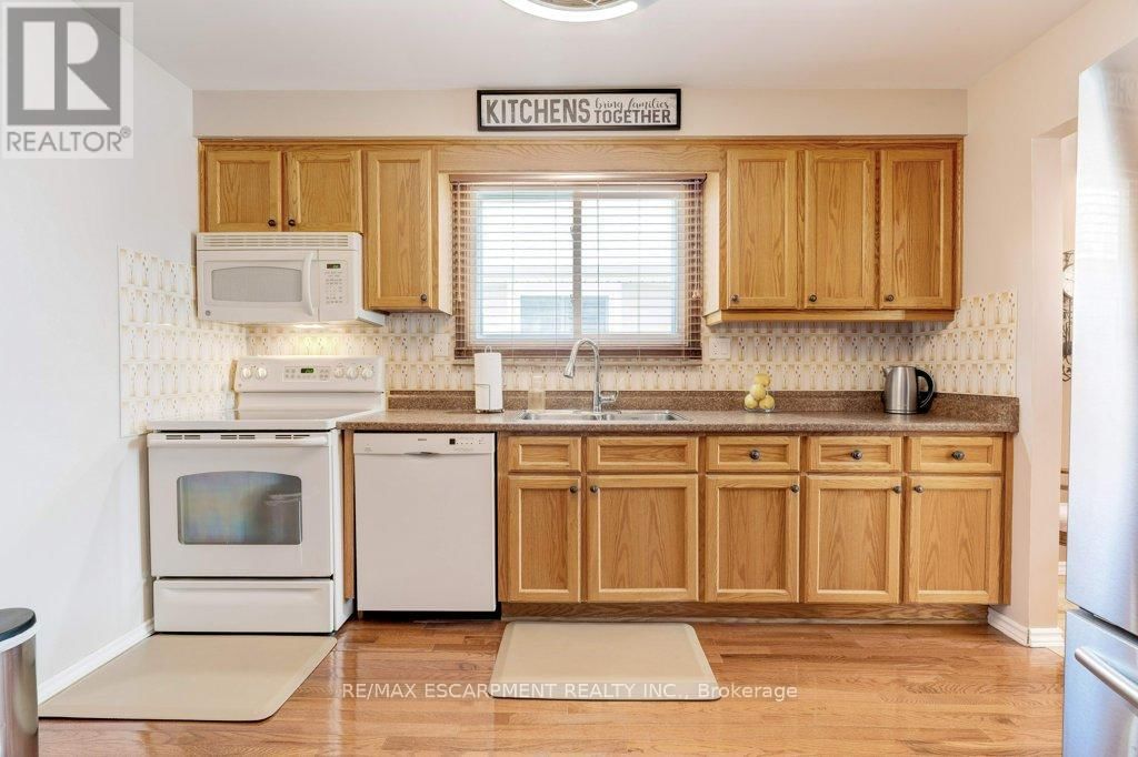 302 HIGHRIDGE AVENUE Image 17