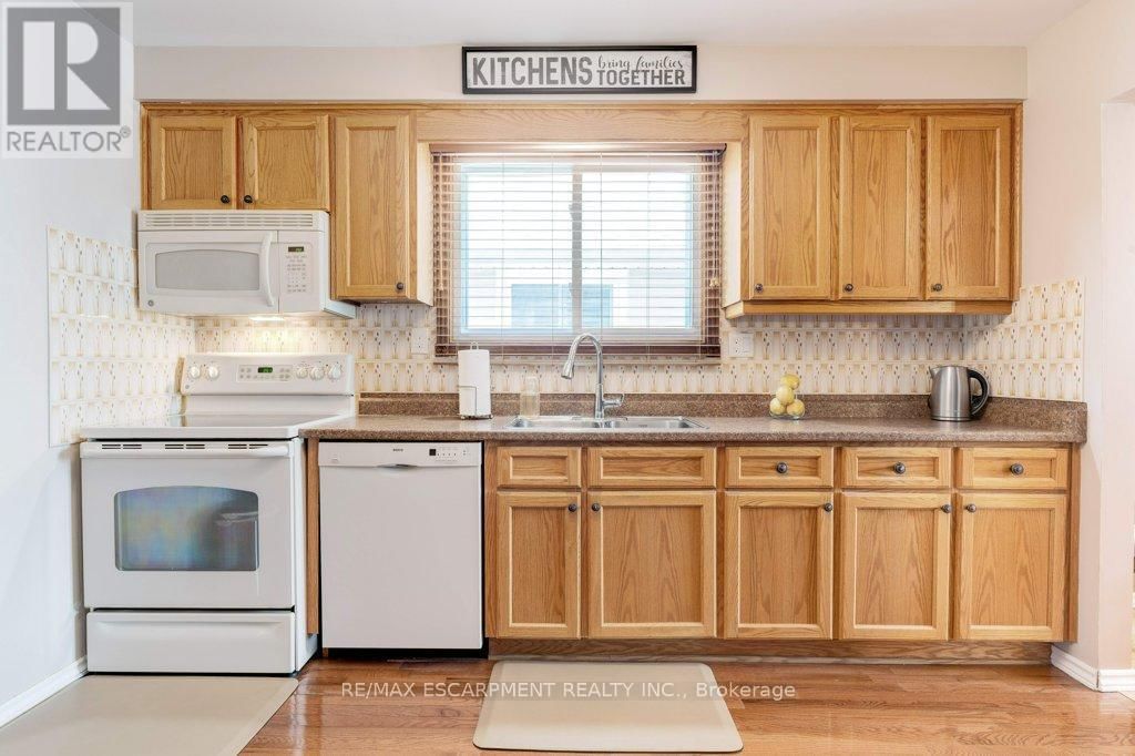 302 HIGHRIDGE AVENUE Image 18