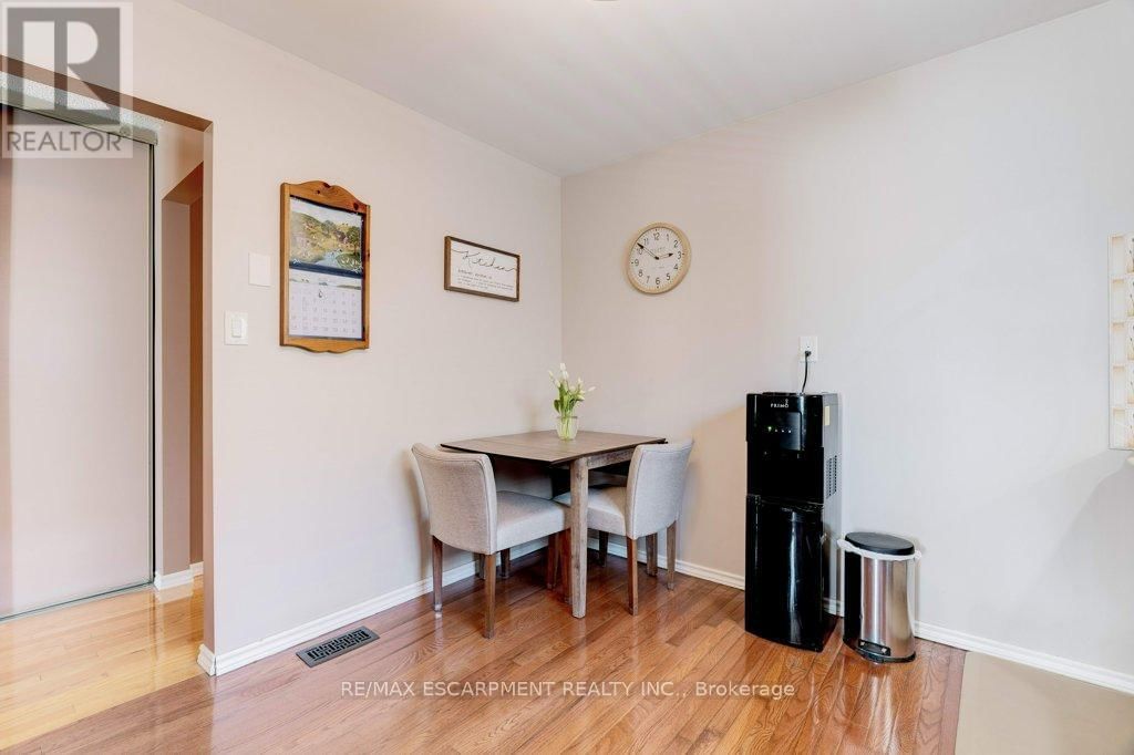 302 HIGHRIDGE AVENUE Image 20