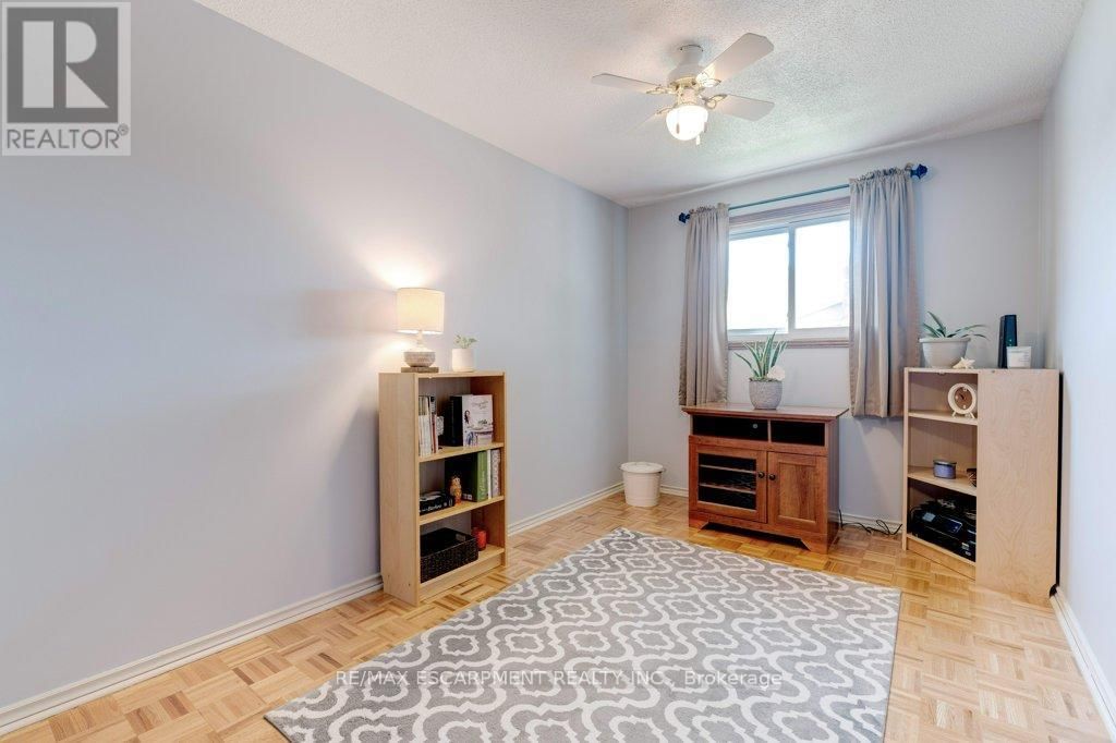 302 HIGHRIDGE AVENUE Image 24