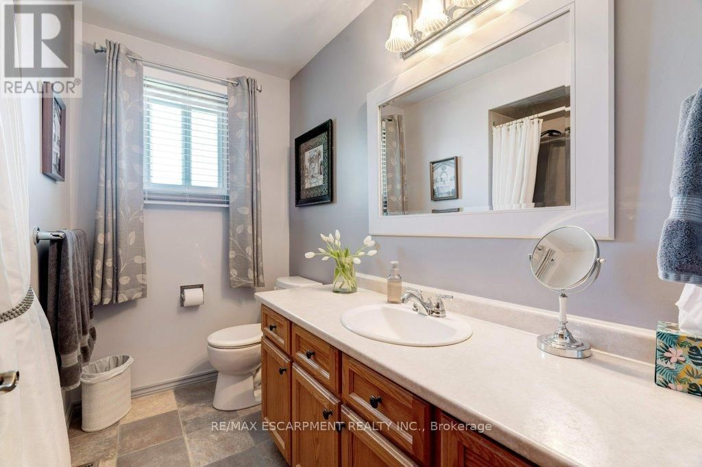 302 HIGHRIDGE AVENUE Image 26