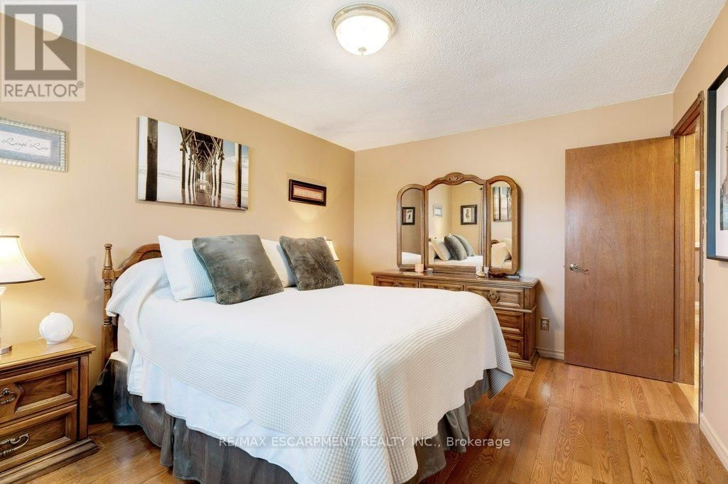 302 HIGHRIDGE AVENUE Image 31