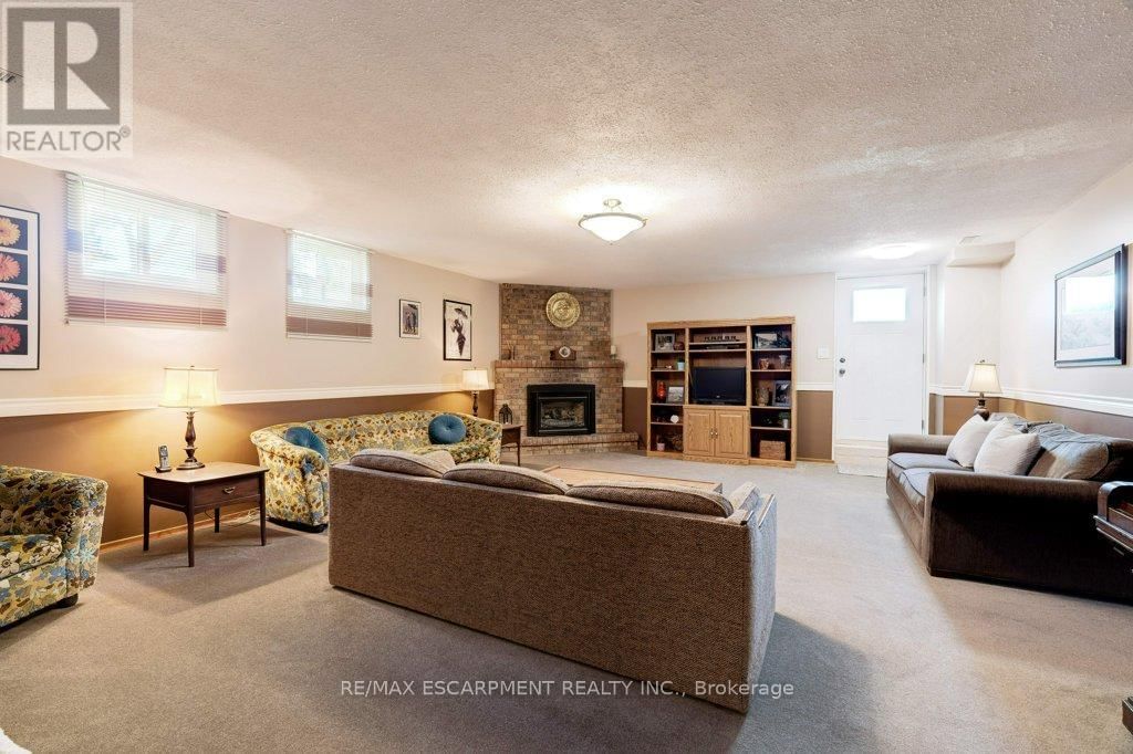 302 HIGHRIDGE AVENUE Image 35
