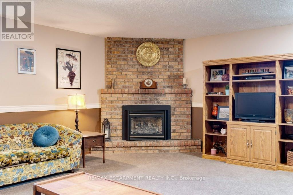 302 HIGHRIDGE AVENUE Image 38