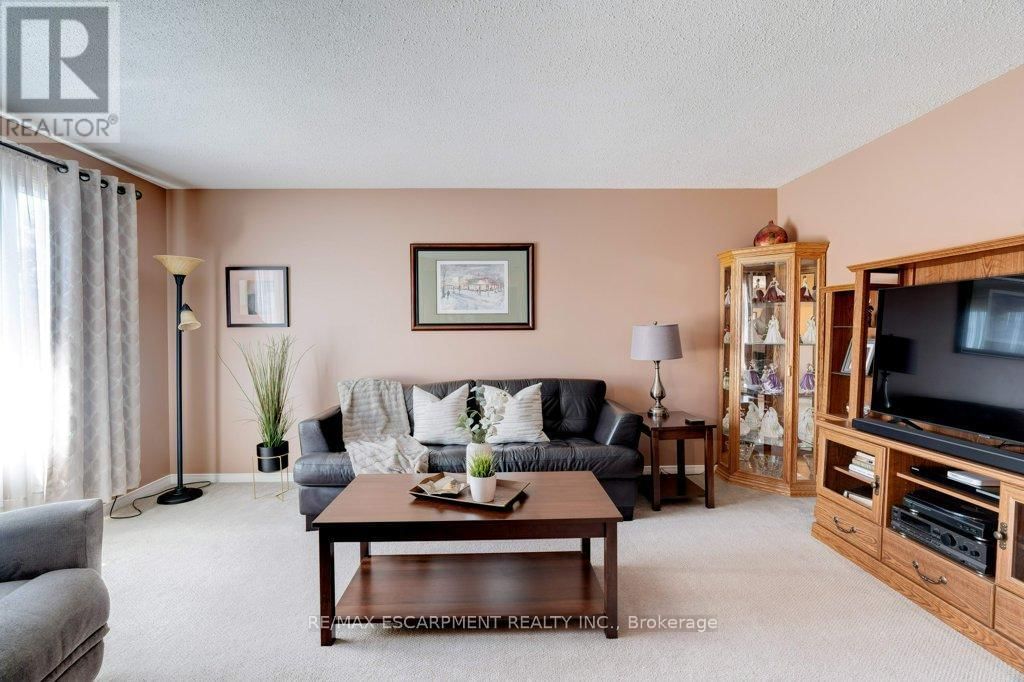 302 HIGHRIDGE AVENUE Image 9