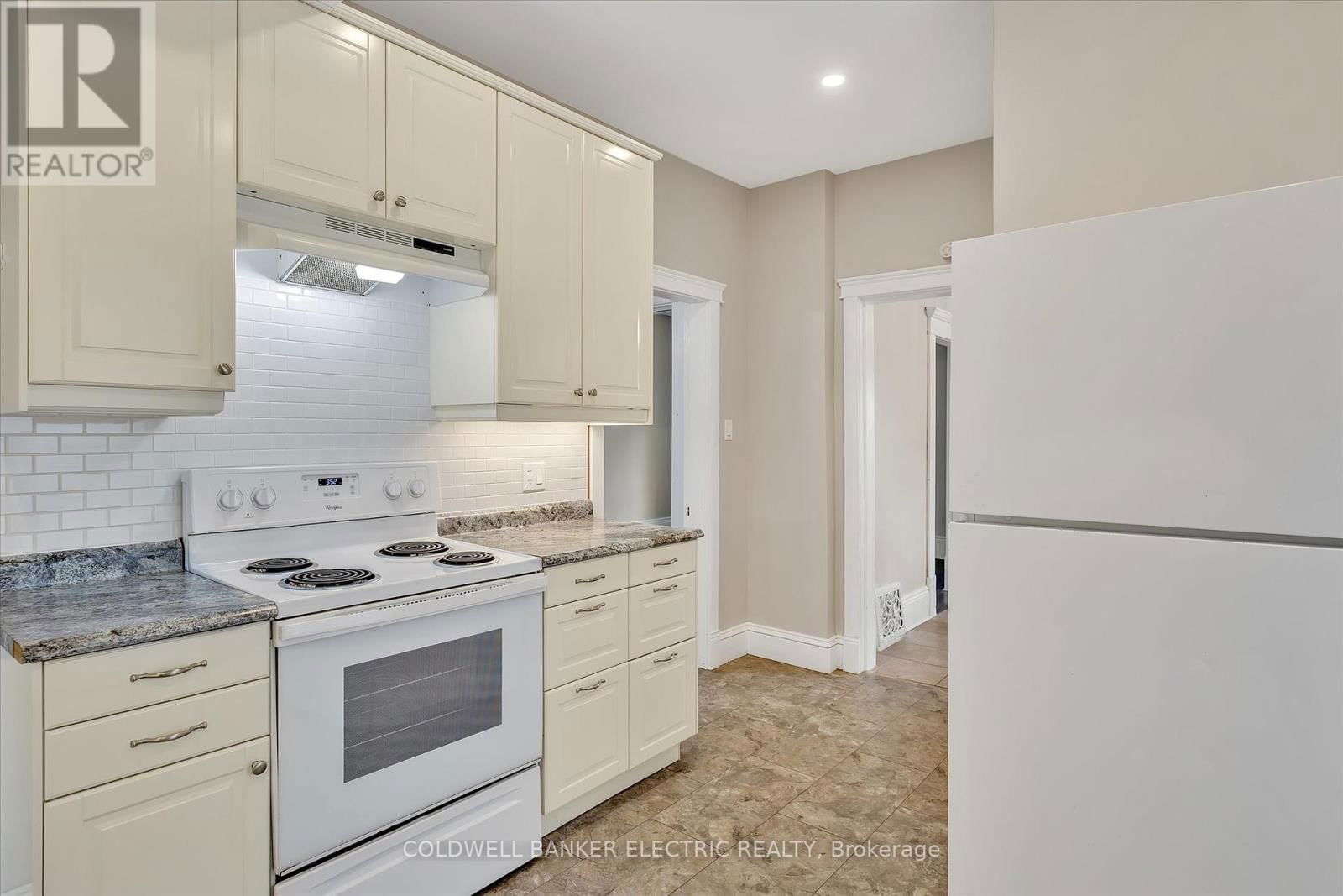 202 BRAIDWOOD AVENUE Image 18