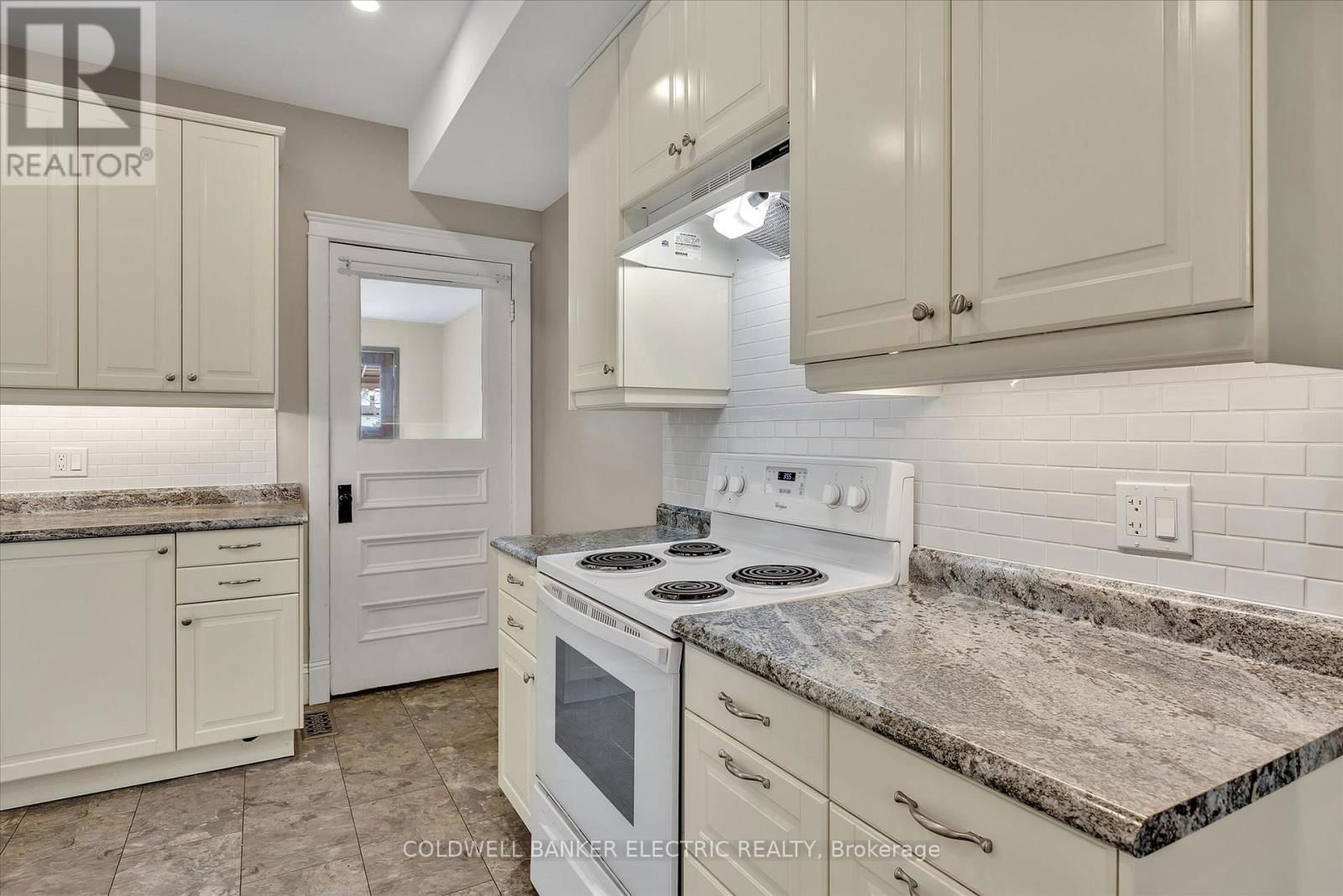 202 BRAIDWOOD AVENUE Image 19