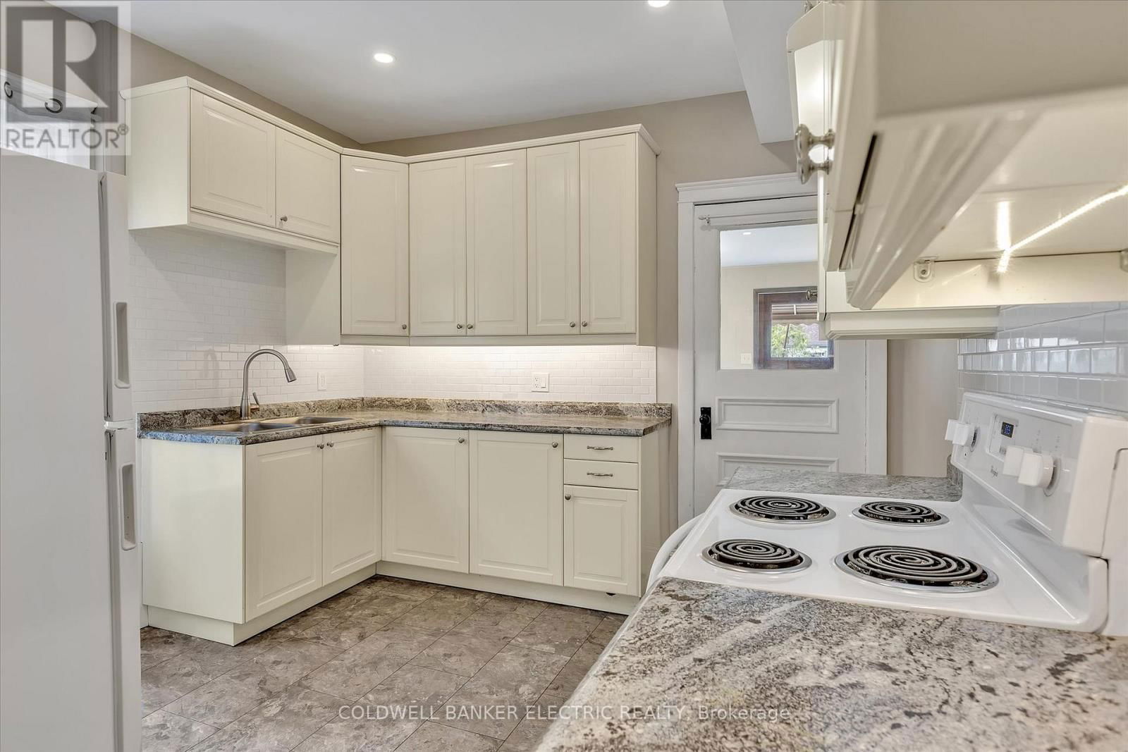 202 BRAIDWOOD AVENUE Image 20