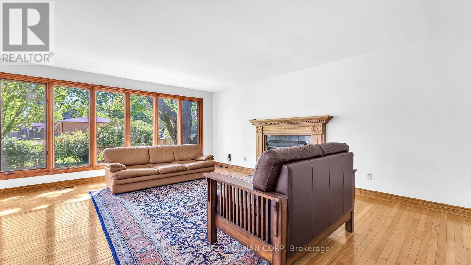 325 HELEN DRIVE Image 11