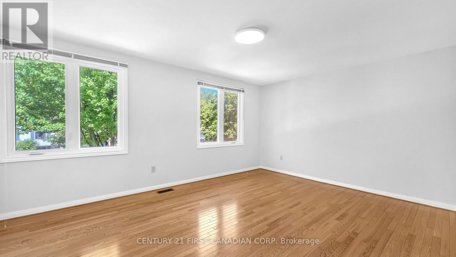 325 HELEN DRIVE Image 18