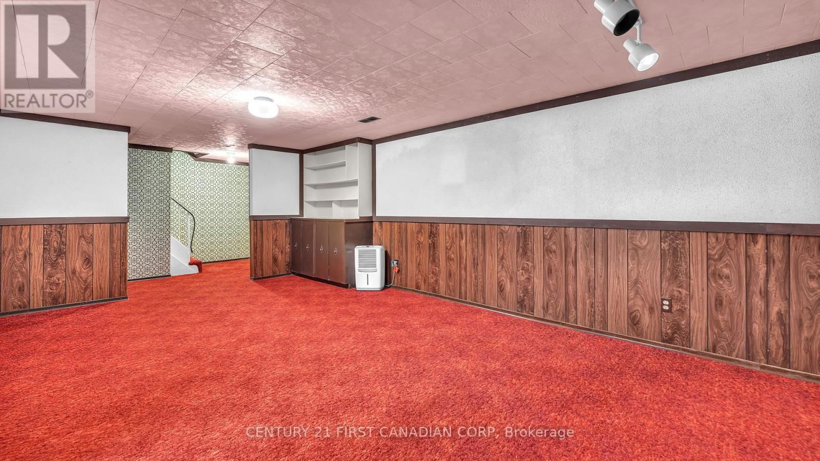 325 HELEN DRIVE Image 22