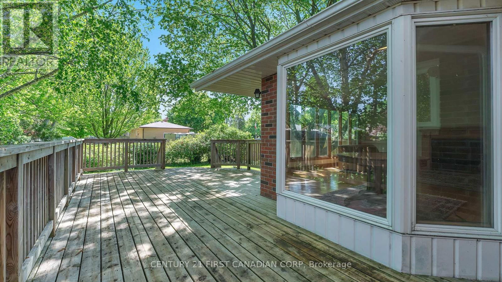 325 HELEN DRIVE Image 26