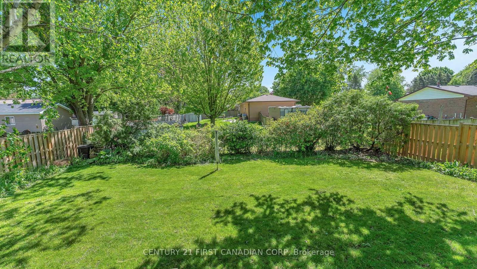 325 HELEN DRIVE Image 27