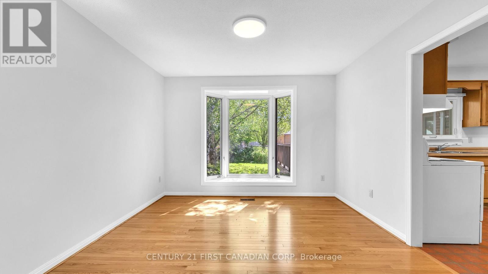 325 HELEN DRIVE Image 6