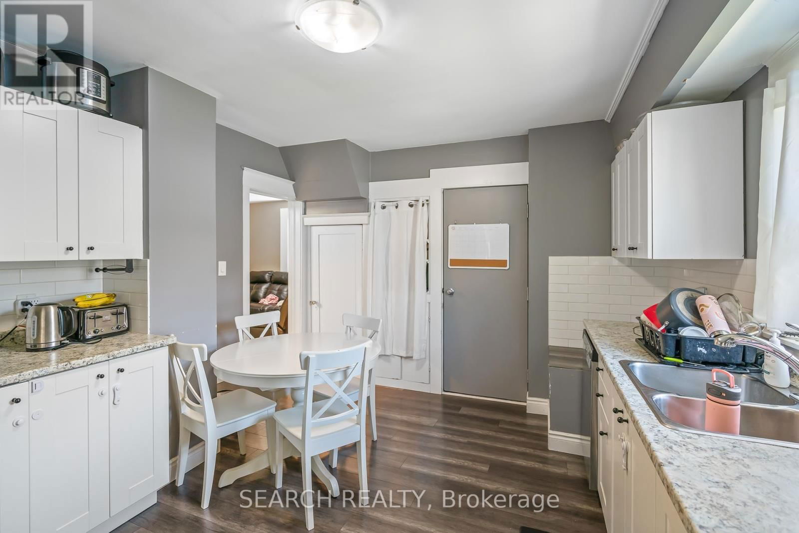 15 DELAWARE STREET Image 12