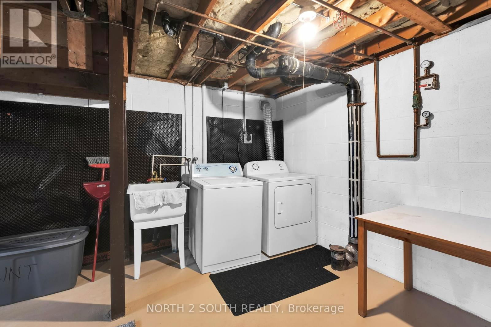 1362 GOYEAU STREET Image 17