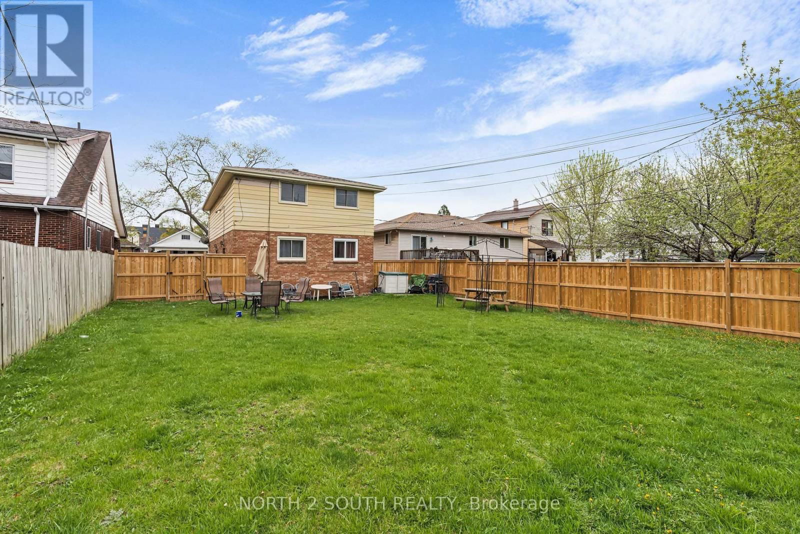 1362 GOYEAU STREET Image 19