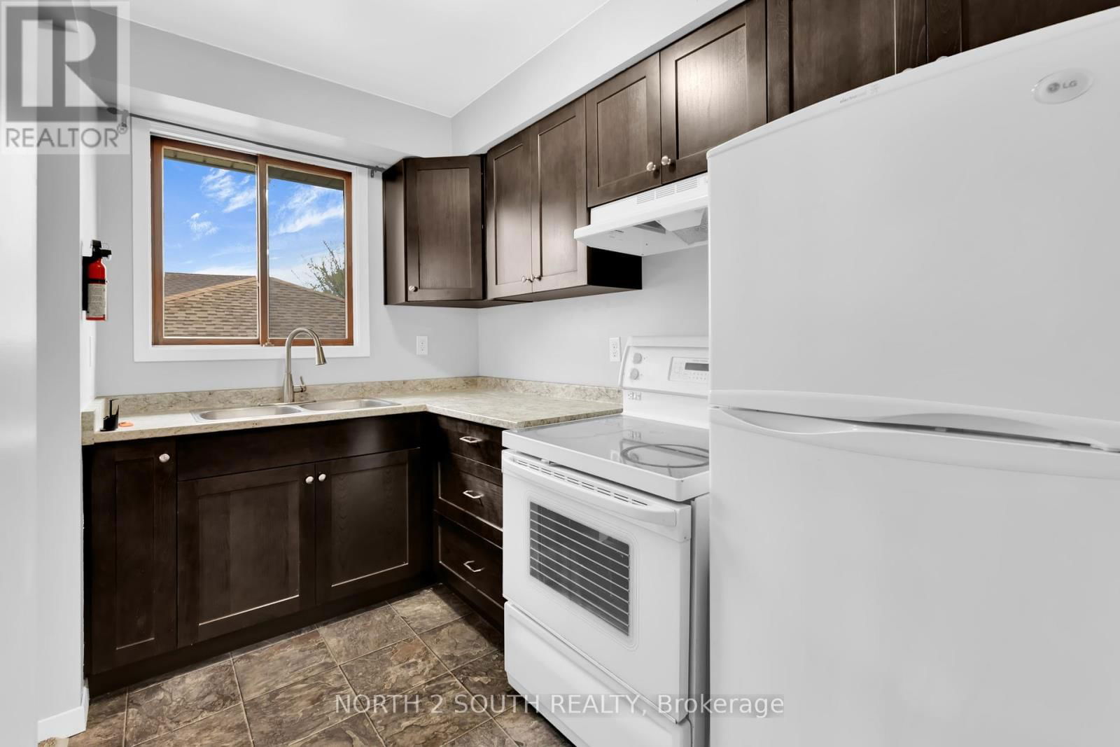 1362 GOYEAU STREET Image 8