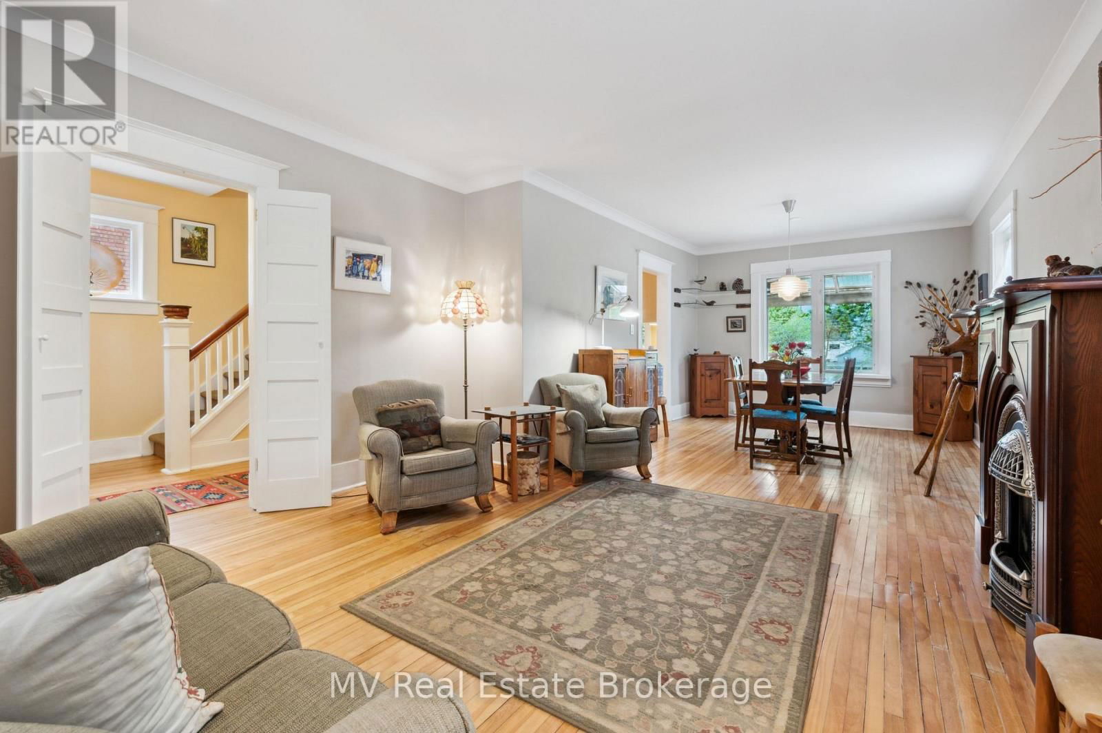 270 ST ANDREW STREET EAST Image 12