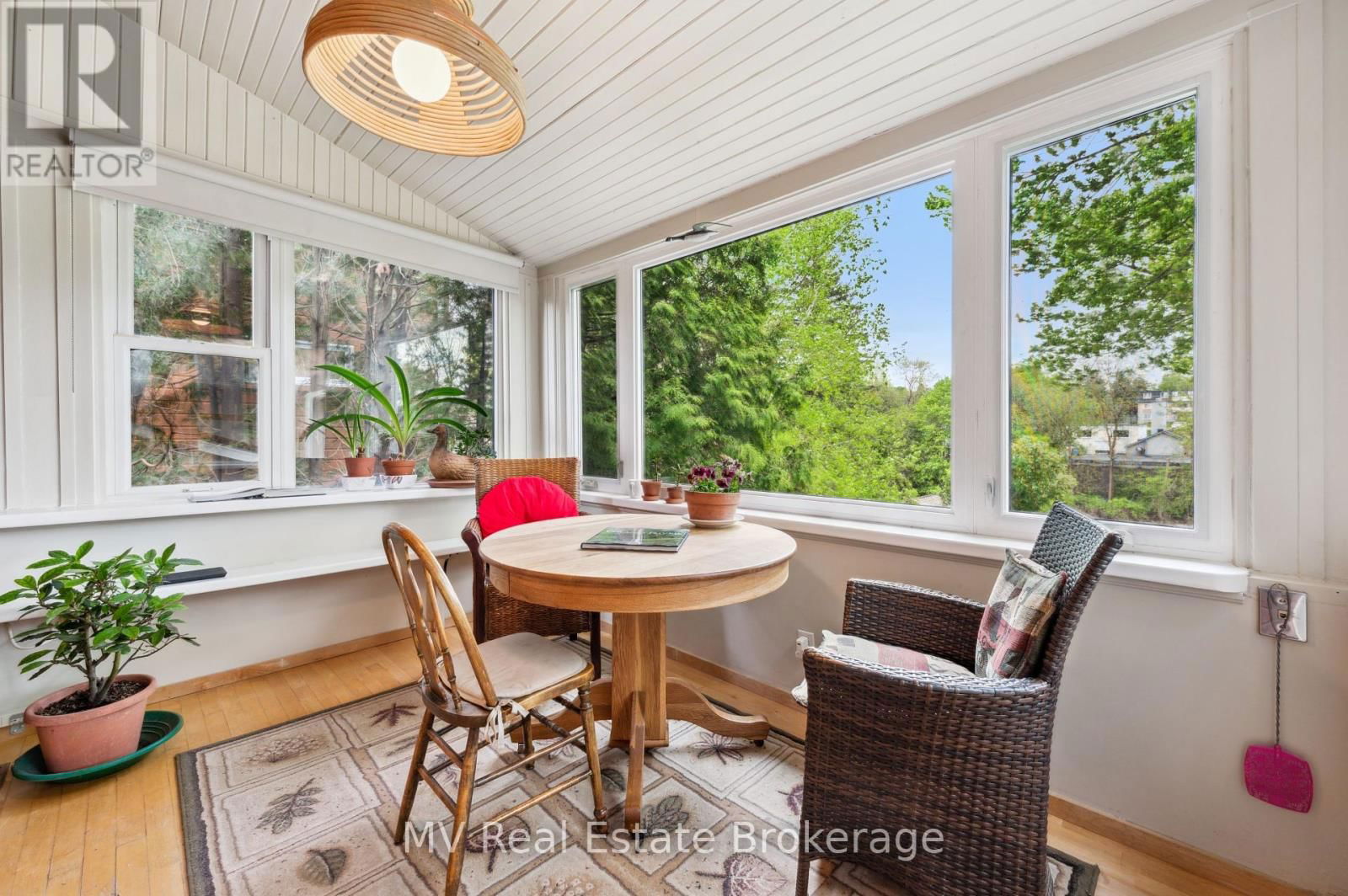 270 ST ANDREW STREET EAST Image 18