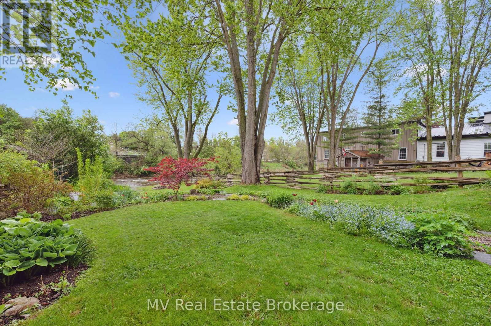 270 ST ANDREW STREET EAST Image 35