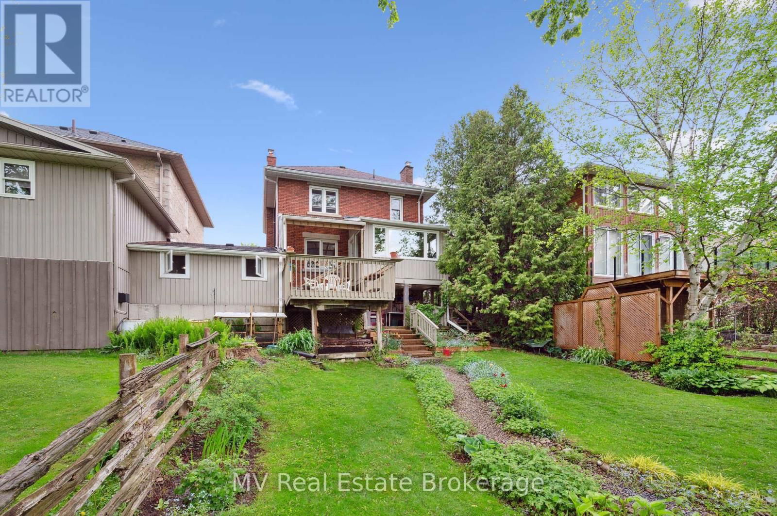 270 ST ANDREW STREET EAST Image 37