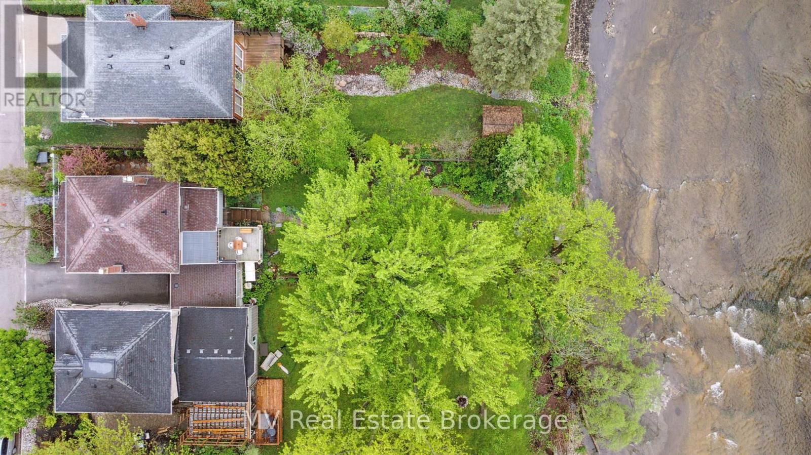 270 ST ANDREW STREET EAST Image 42