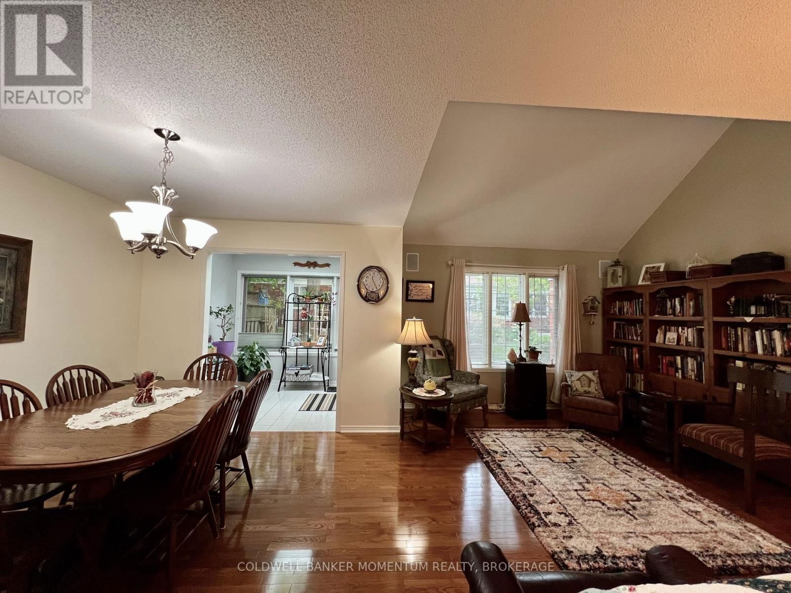 1 - 4114-1 BUTTERNUT COURT Image 29
