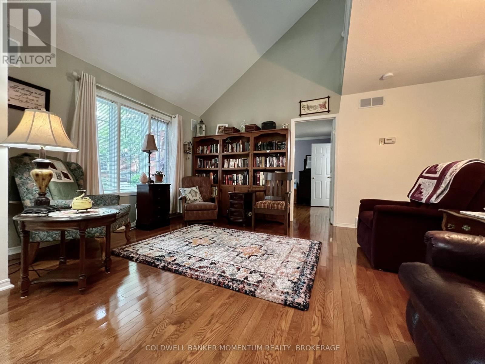 1 - 4114-1 BUTTERNUT COURT Image 32