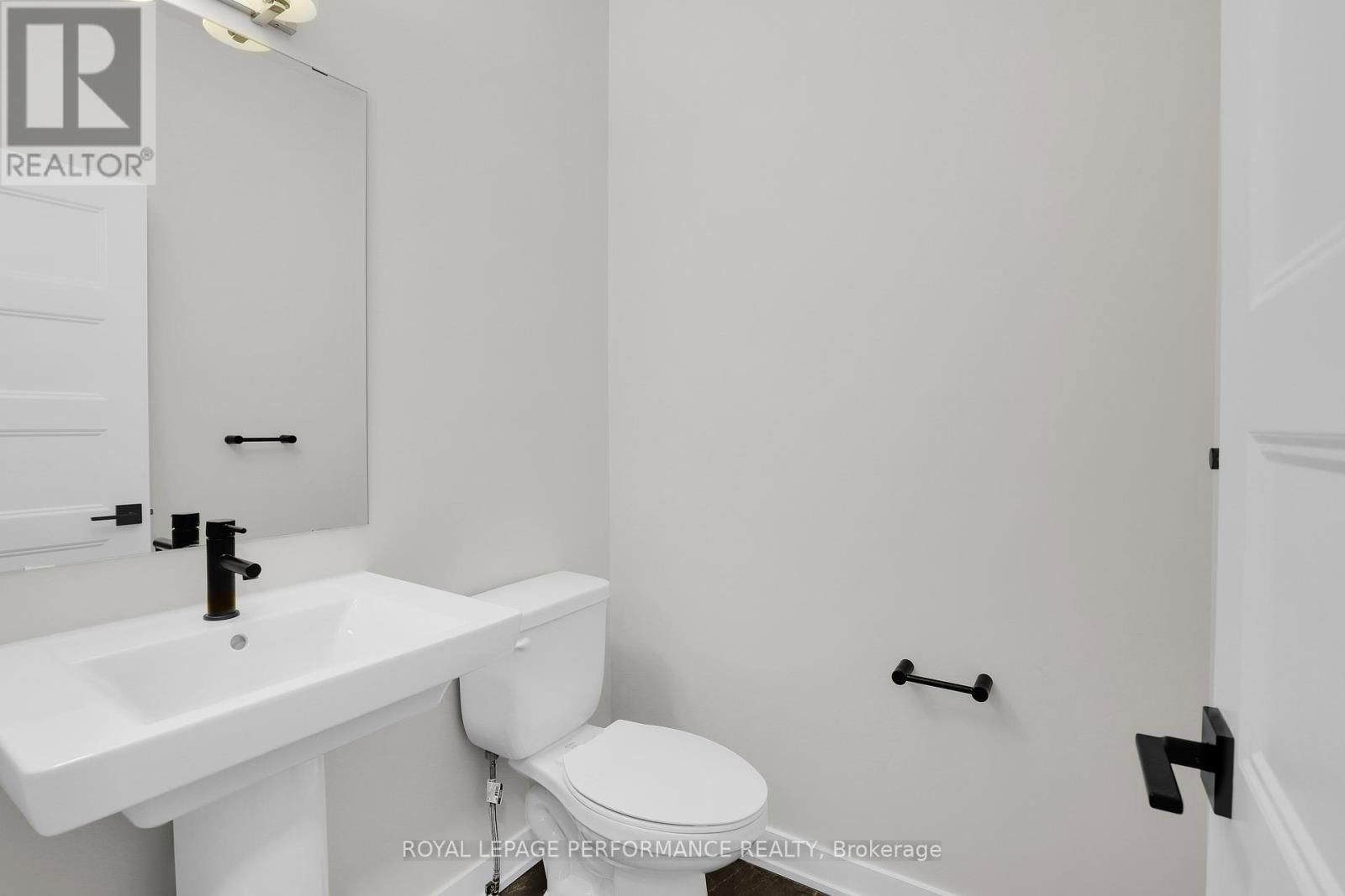 556 PAAKANAAK AVENUE Image 22